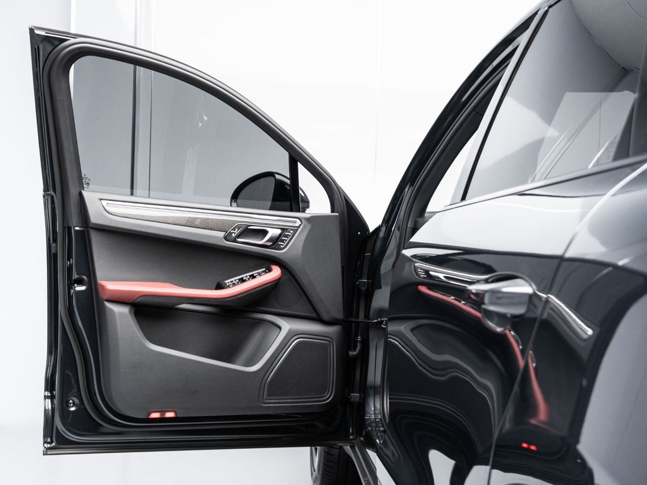 Porsche Macan S 3.0L (340 HP) 2024 Porsche Macan S, 2.9 V6, 4WD, 375bhp, 7 Speed Dual-Clutch Automatic