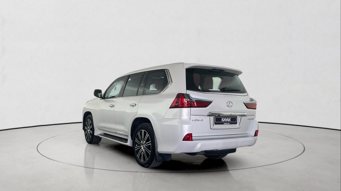 لكزس LX 570 Platinum | شامل الضمان | 0 ﺪﻔﻋﺓ ﺃﻮﻟﻯ