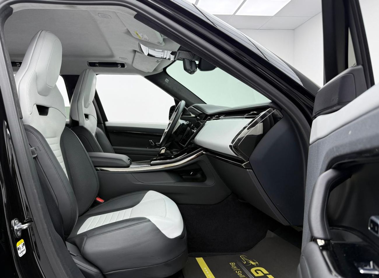 لاند روفر رينج روفر سبورت 2024 Range Rover Sport SV 1st Edition, Warranty, Full RR Service History, Low Kms, Fully Loaded