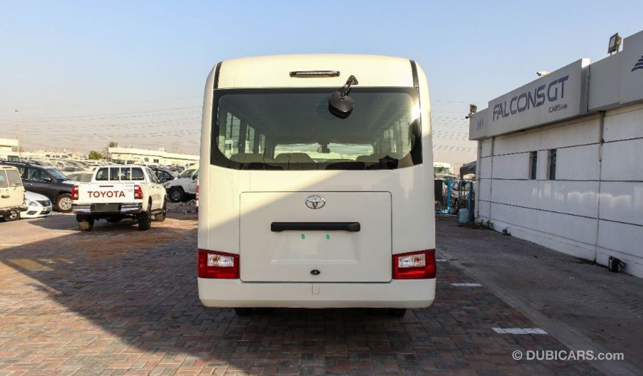 تويوتا كوستر 4.2L Diesel MT 30 seater