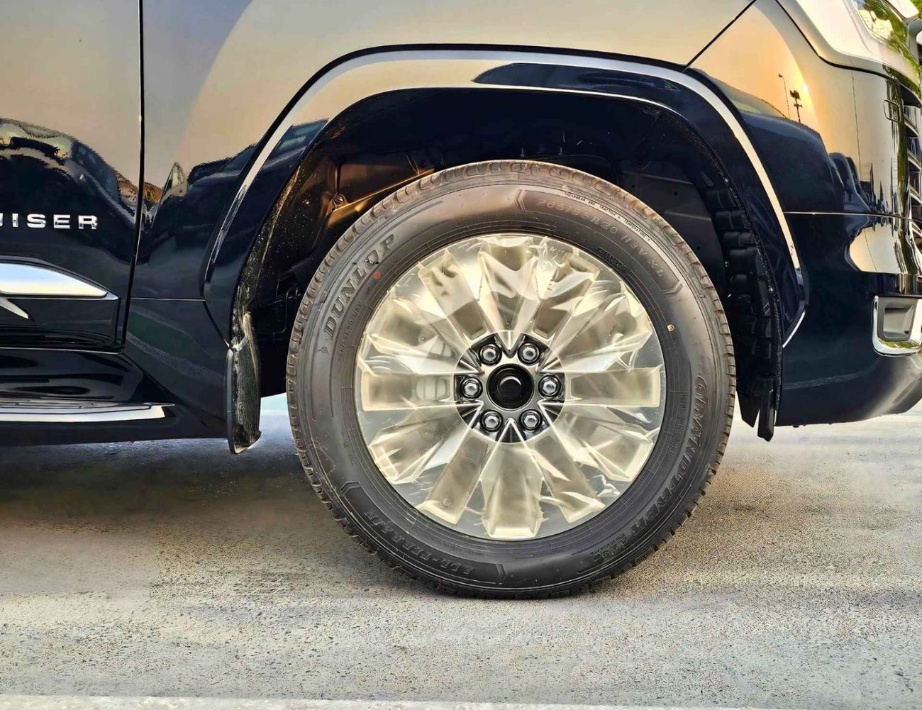 Toyota Land Cruiser VX LC300/4.0L PETROL/RADAR/MEMORY SEATS/BIG DVD/JBL SPEAKERS/SUNROOF/FULL OPTION (CODE#LC4VXH)