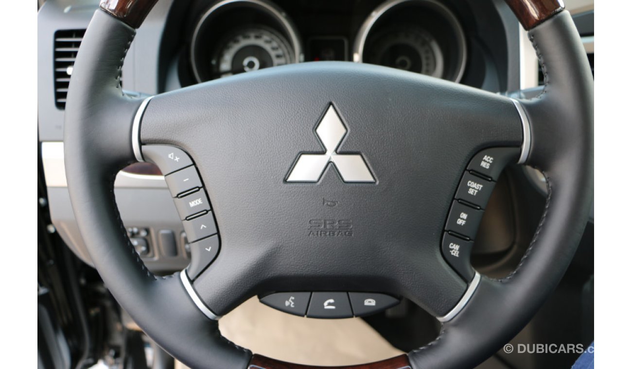 Mitsubishi Pajero 3.0L GLS V6 Petrol Automatic 5Door 2018 Full option (Export only)