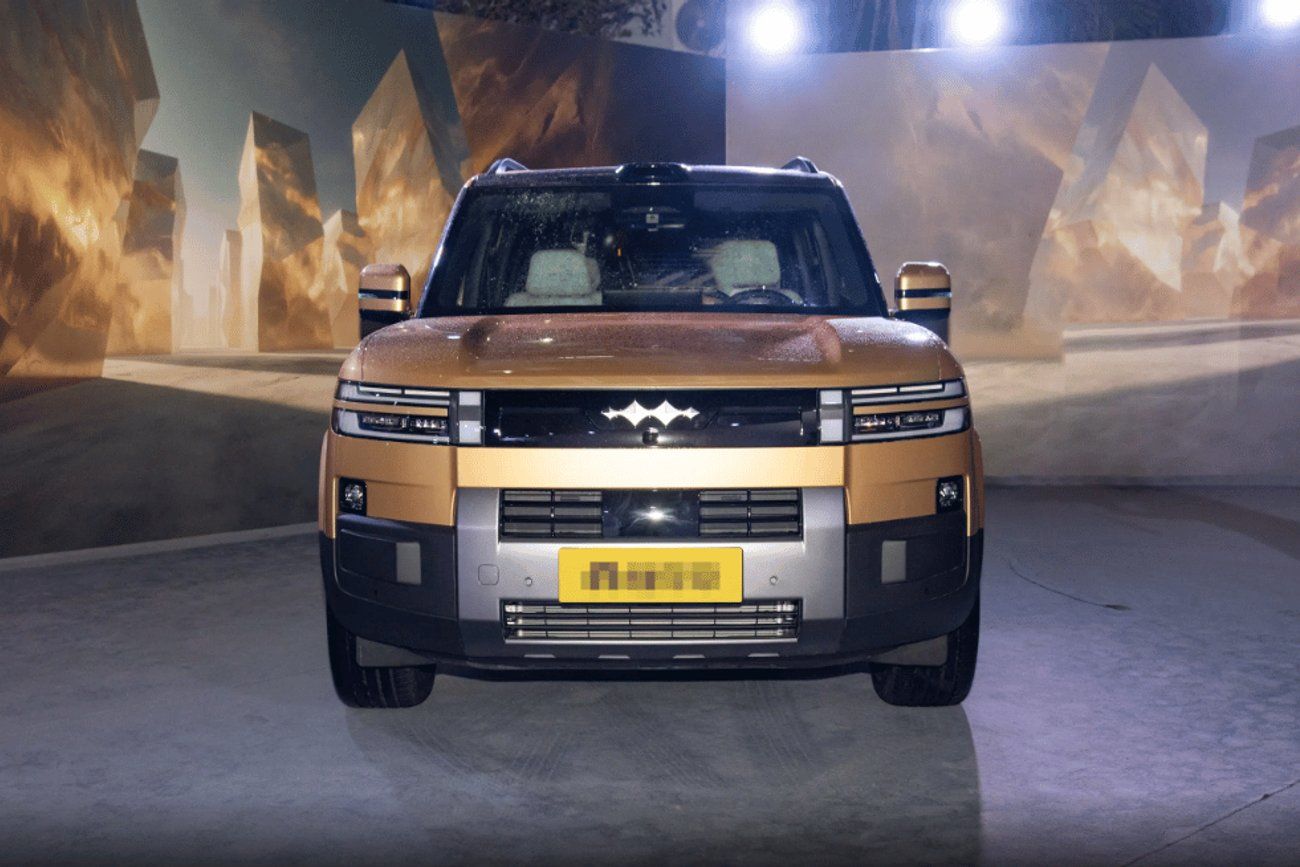 بي واي دي ليوبارد تيتانيوم 7 Ultra