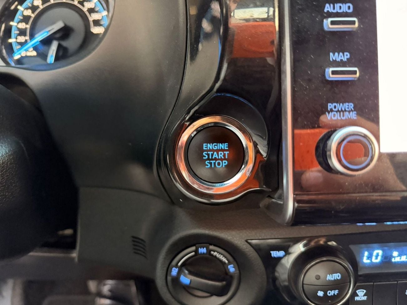 تويوتا هيلوكس Adventure 4.0L