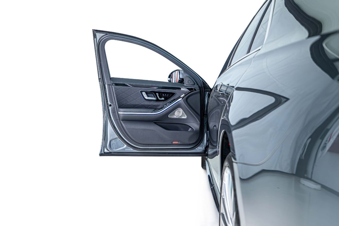 Mercedes-Benz S 550  S500 L 4 Matic-Low Mileage-Full Options-Premium Metallic Exclusive Paint