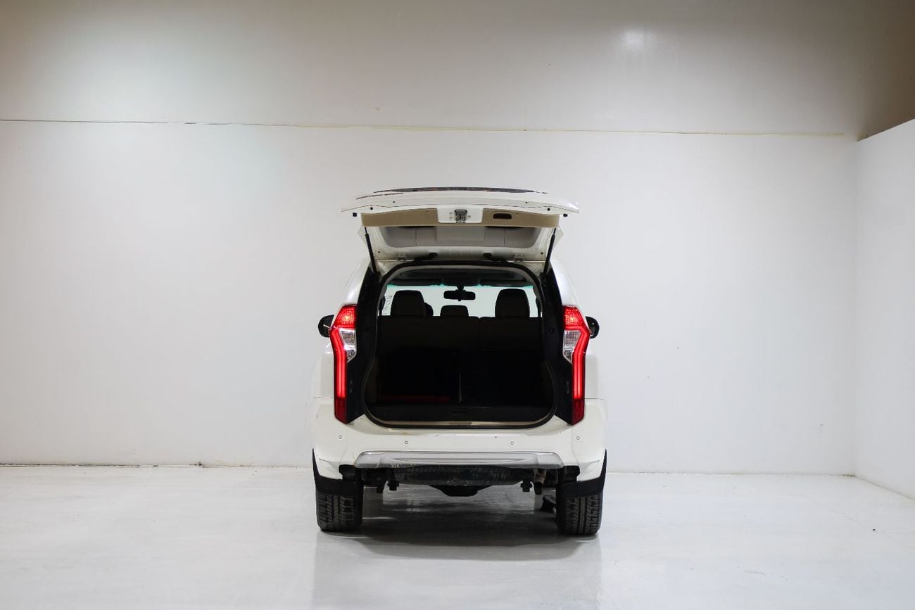 Mitsubishi Montero Sport GLS Premium 3.0L (7 Seater)