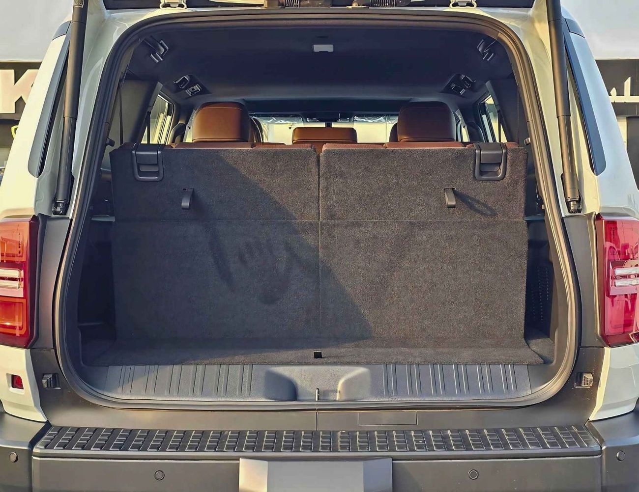 Toyota Prado ADVENTURE TURBO / REAR PWR DOOR, DRIVER PWR SEAT, SUNROOF/2.8L DIESEL 4WD/ CODE# P28ADV3