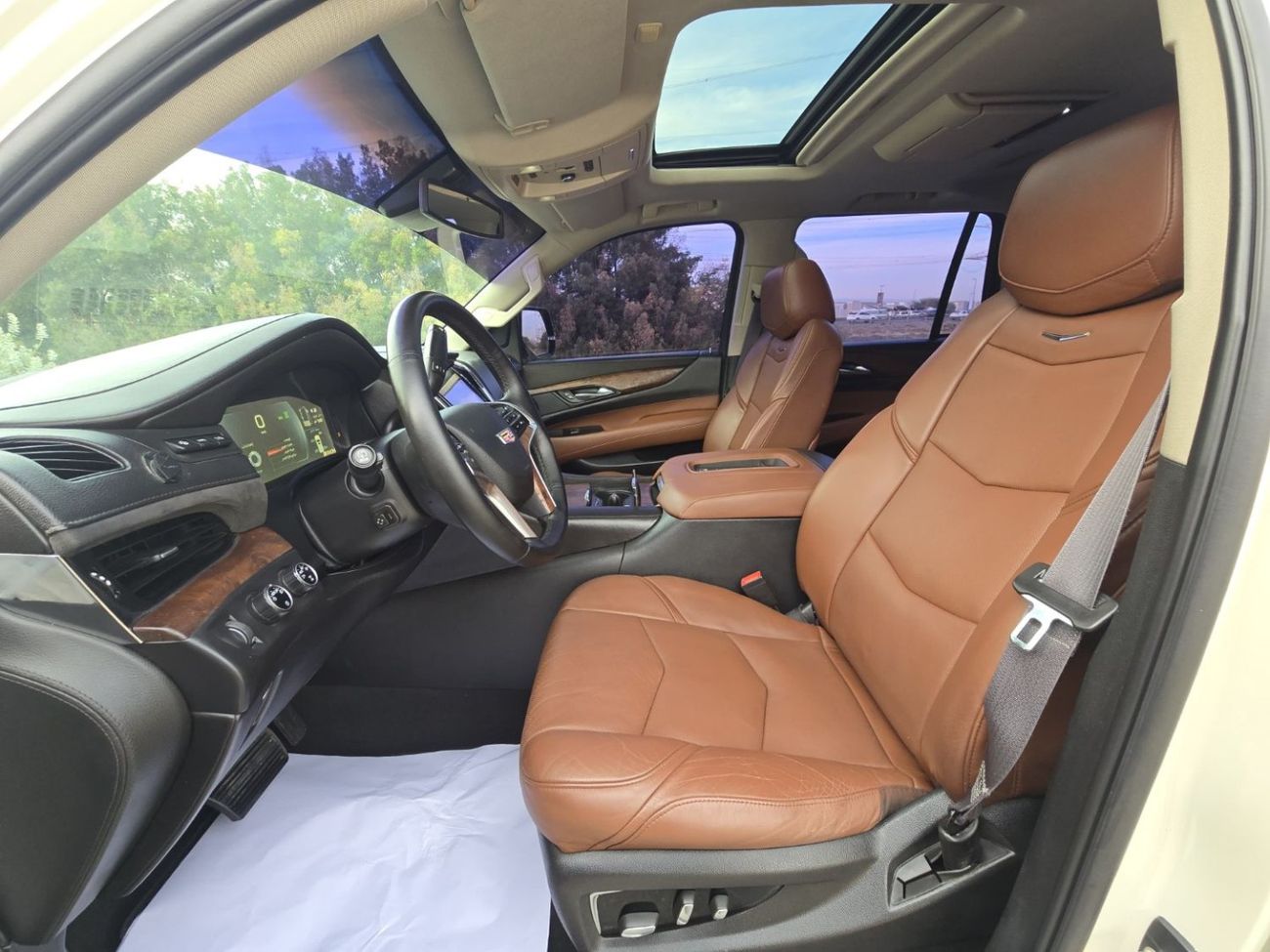 Cadillac Escalade Platinum 6.2L CADILLAC ESCALADE 2015 GCC FULL OPITION // GOOD CONDITION