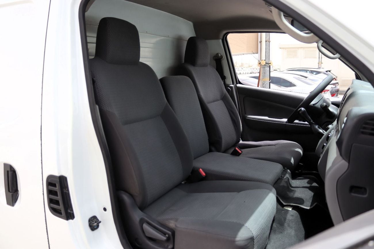 Nissan Urvan STD - CHILLER VAN