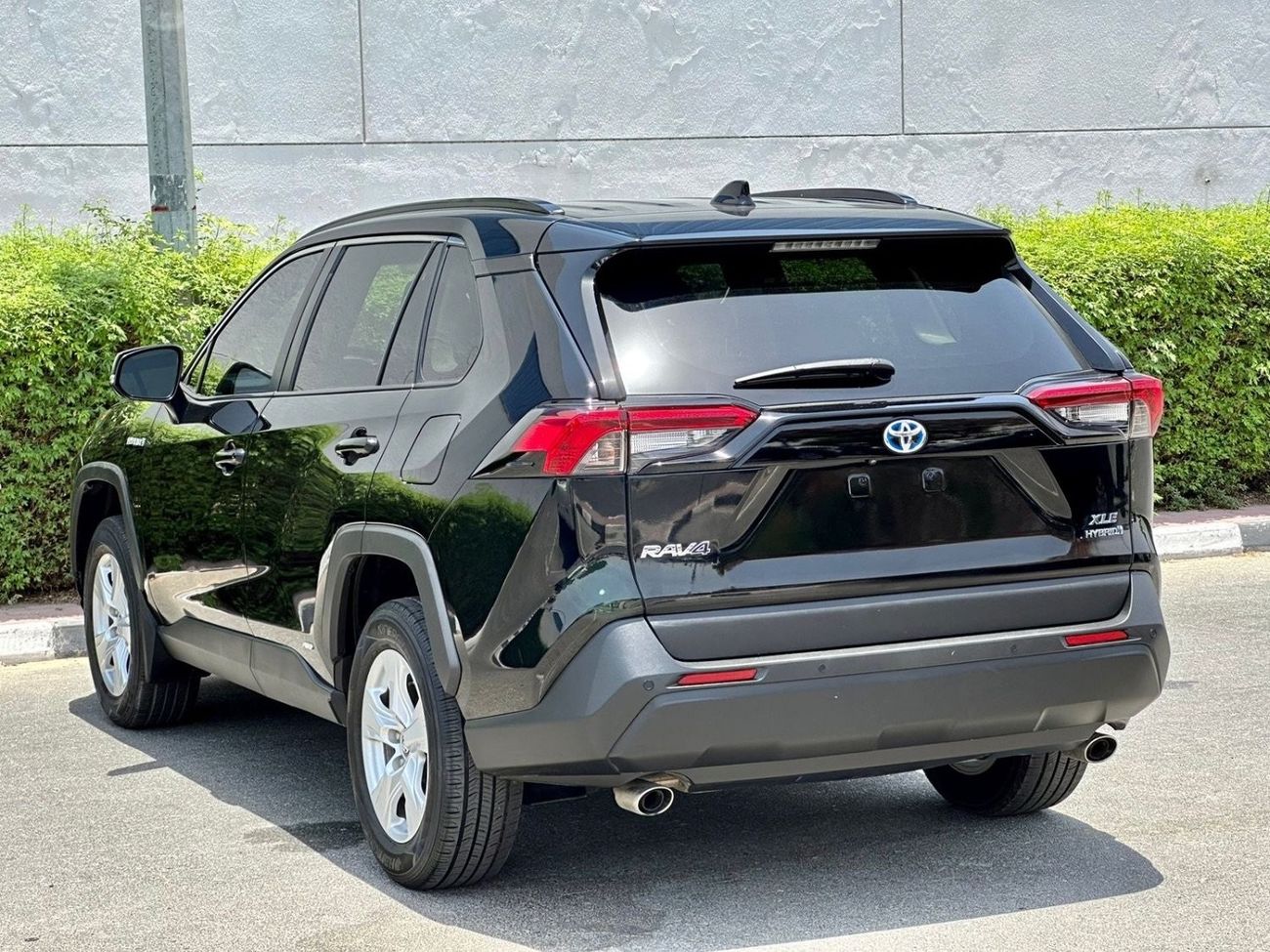 Toyota RAV4 2019 Toyota RAV4 XLE hybrid