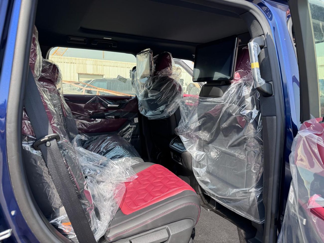 Nissan Patrol NISSAN PATROL LE TITANIUM PLUS 2026 Blue / Burgundy