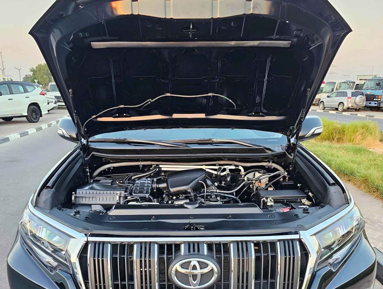 Toyota Prado VXR V4/ TOP OPT/ DOWN TYRE/ SUNROOF/ LEATHER/ SEATS/ DVD/ LOT# 37504