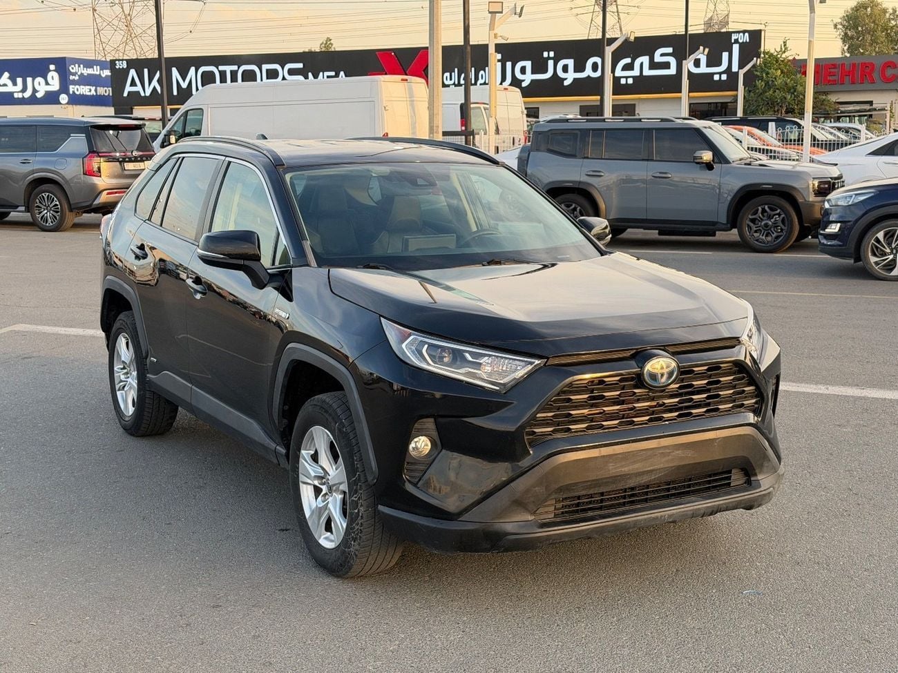 تويوتا راف ٤ XLE 2.5L