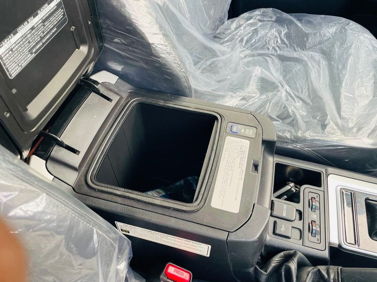 تويوتا برادو Toyota Kakadu Prado 2022 Full option Top the range Diesel R H D