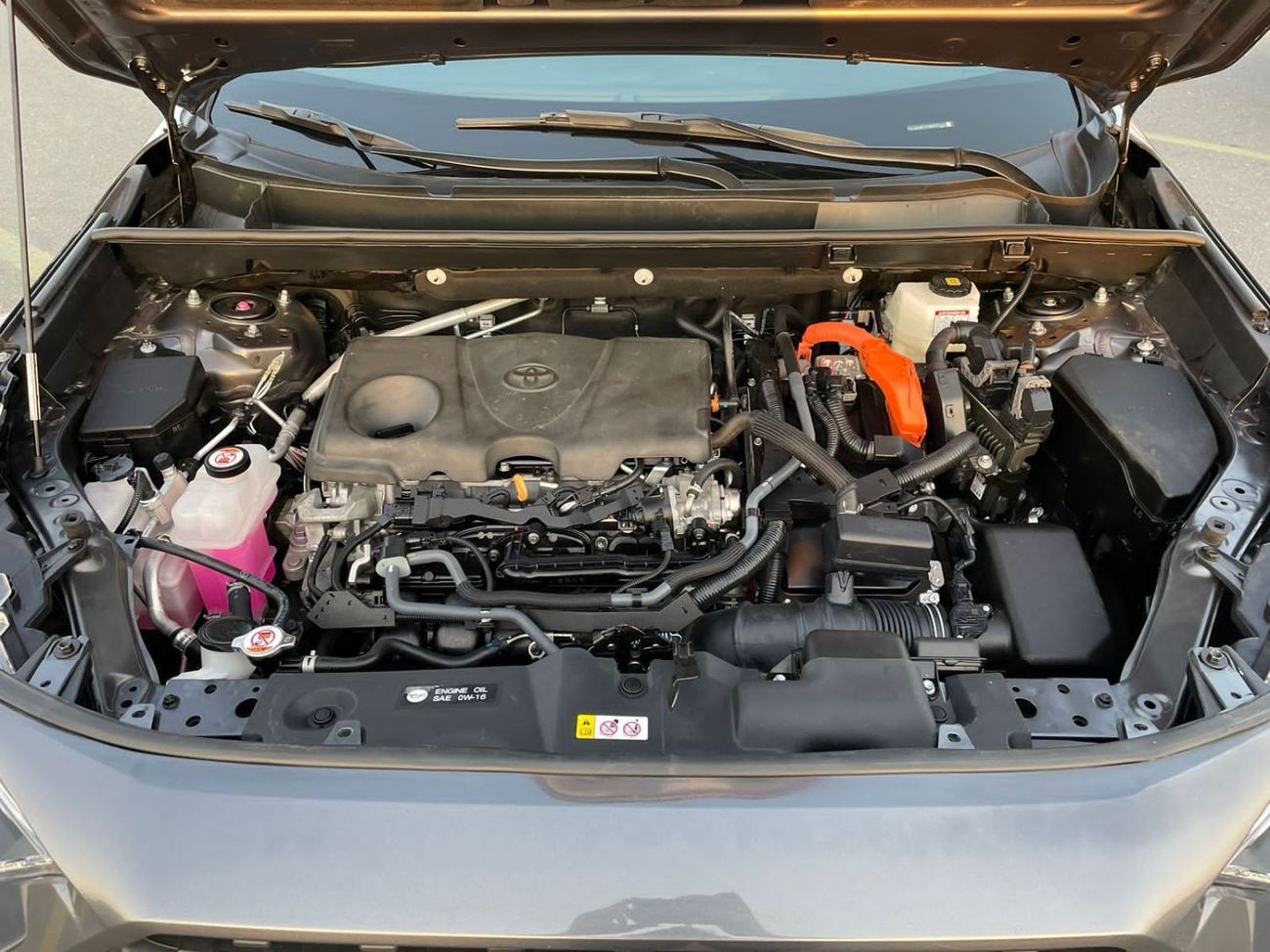 Toyota RAV4 XLE HYBRID  4X4