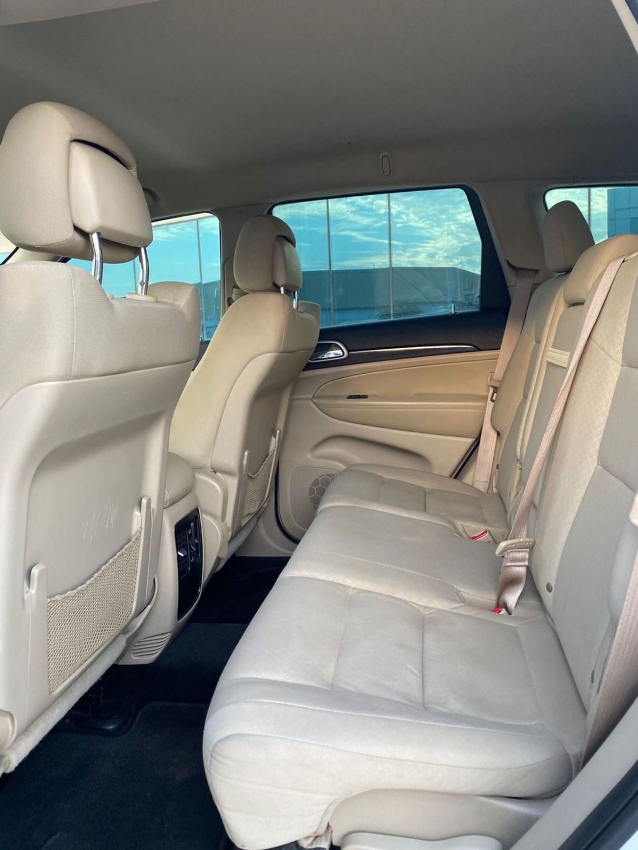 جيب جراند شيروكي لاريدو