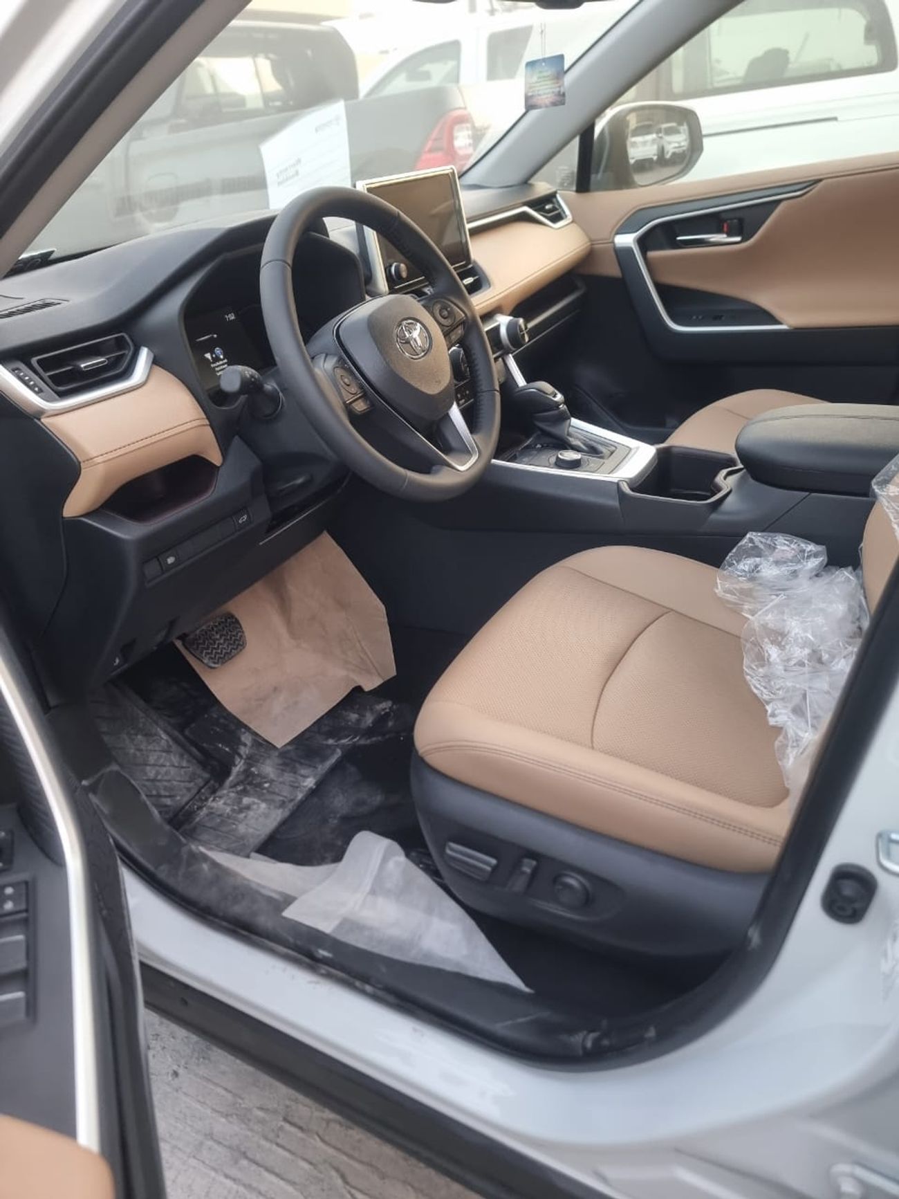 Toyota RAV4 2.5L Hybrid Limited , Electric Seat, Radar, Panoramic Roof, Model 2025 For Export, Saudi Specs