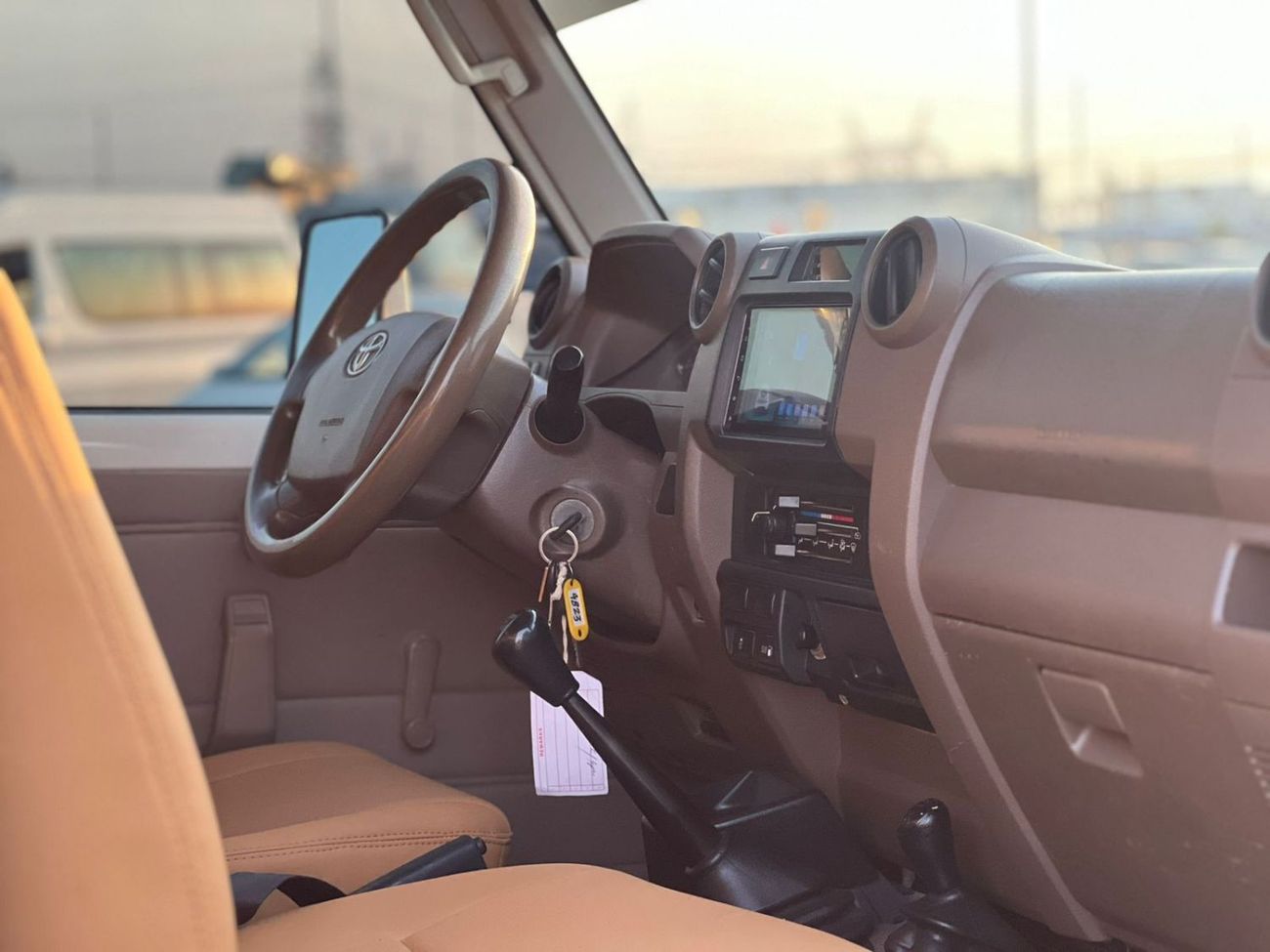 تويوتا لاند كروزر بيك آب 2018 Toyota Land Cruiser Pick up - Single Cabin - 4.0L V6 - AWD 4x4 - Patrol Manual - Fully Maintain