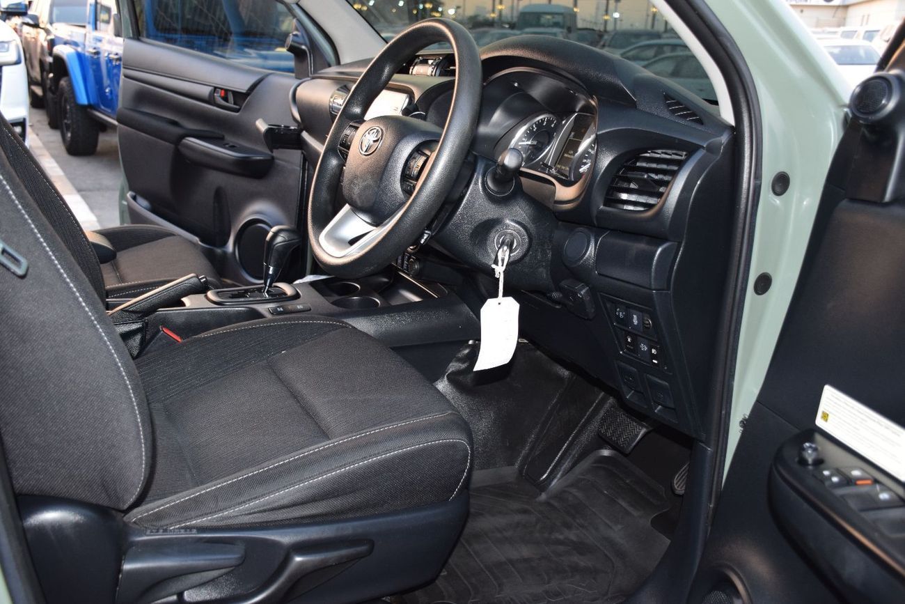 تويوتا هيلوكس S GLX 2.8L AWD A/T