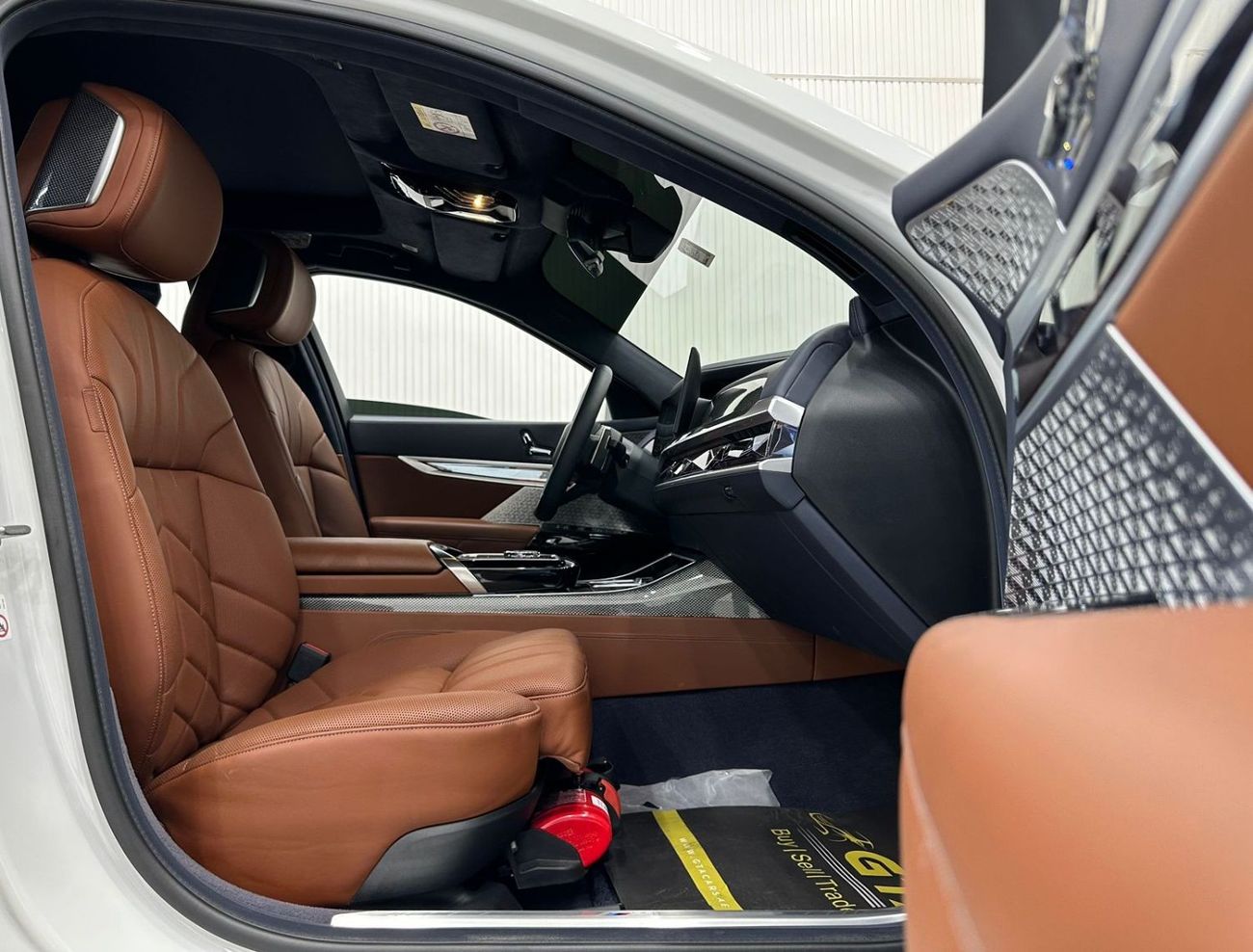 بي أم دبليو 760Li 2023 BMW 760i xDrive M-Sport, 2028 BMW Warranty, 2029 BMW Service Pack, Fully Loaded, Low Kms, GCC