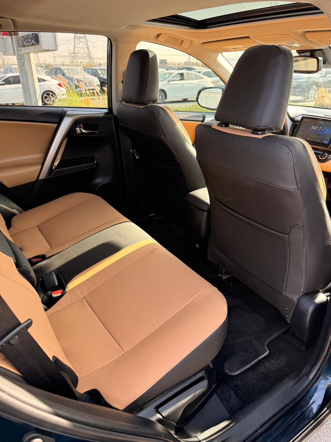 تويوتا راف ٤ XLE 2.5L