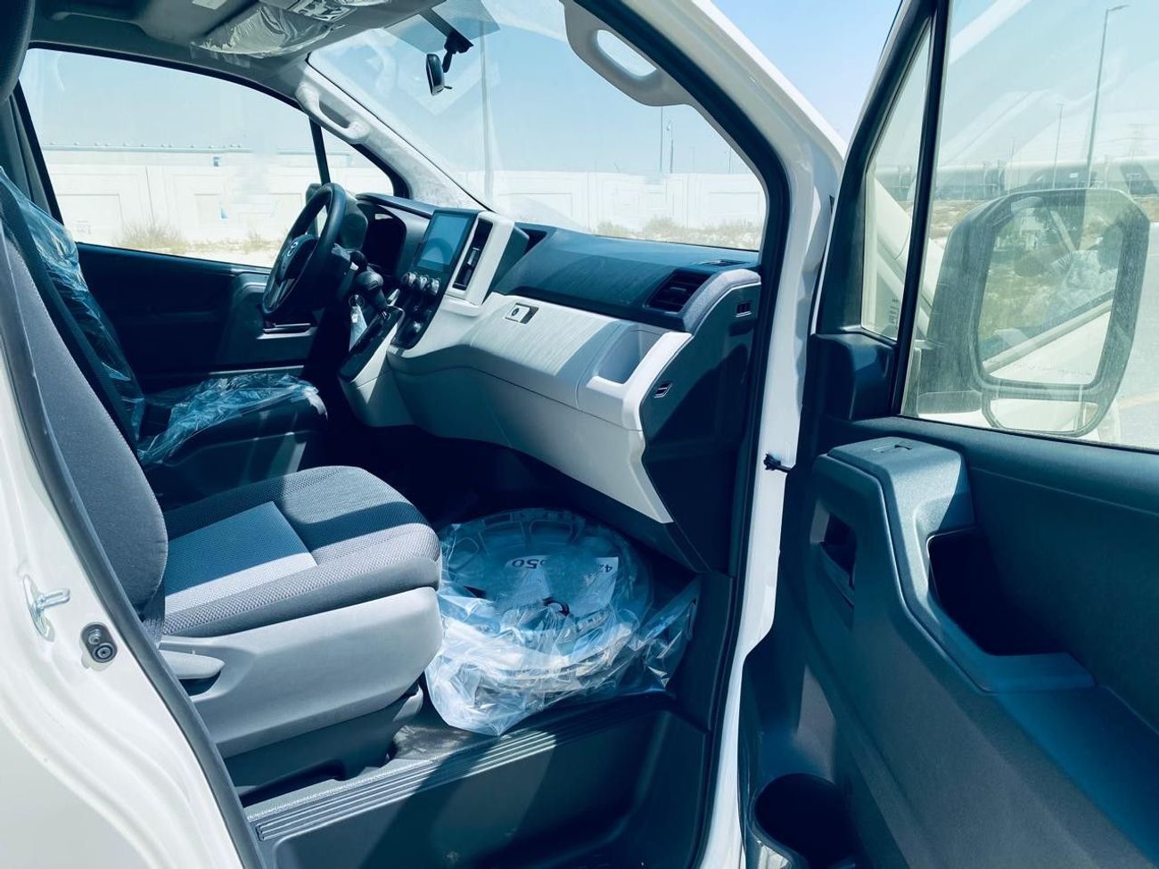 Toyota Hiace NEW TOYOTA HIACE 3.5L 13STR COMMUTER A/T 2025