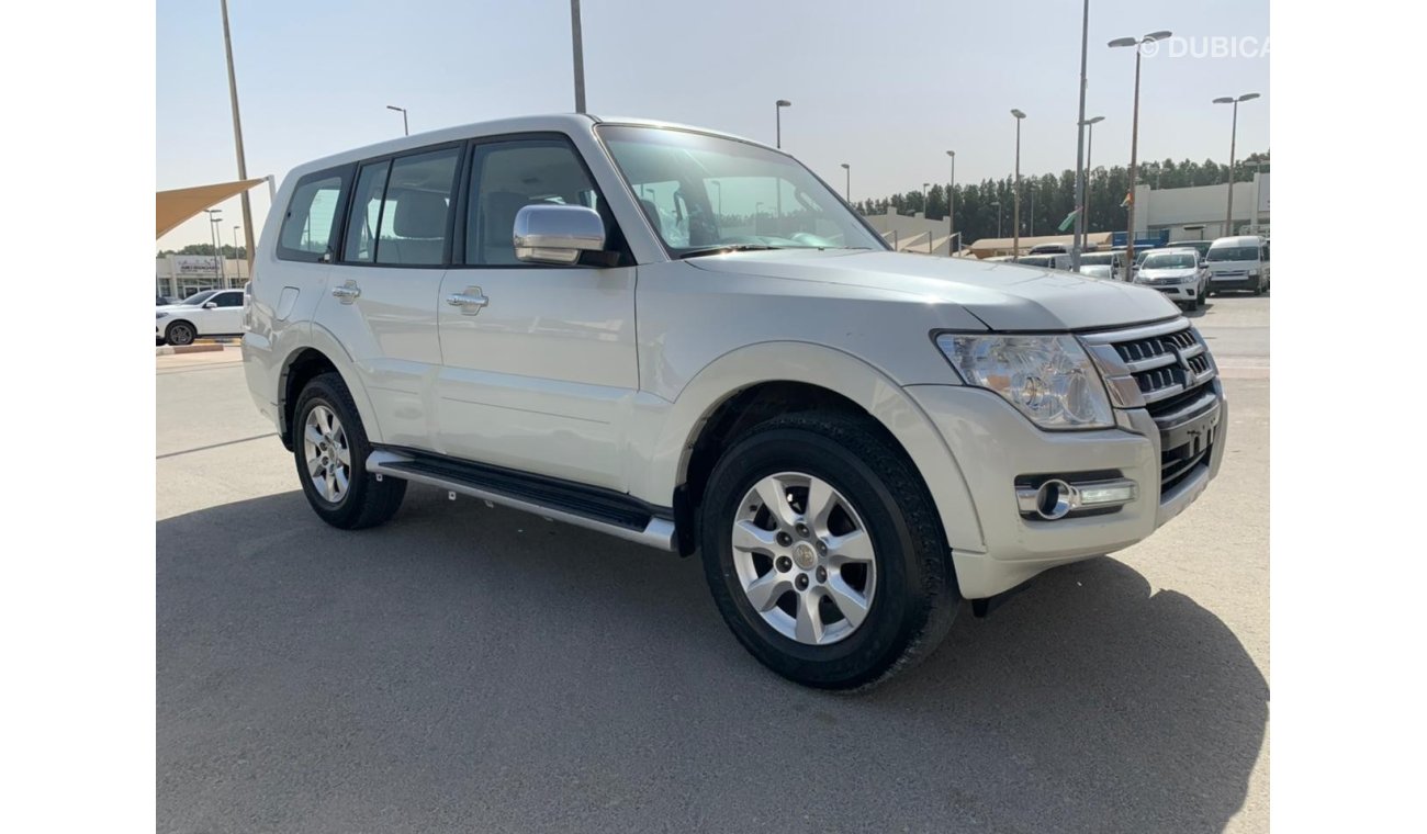 Mitsubishi Pajero Mitsubishi Pajero Model 2016 gcc free accident for sael