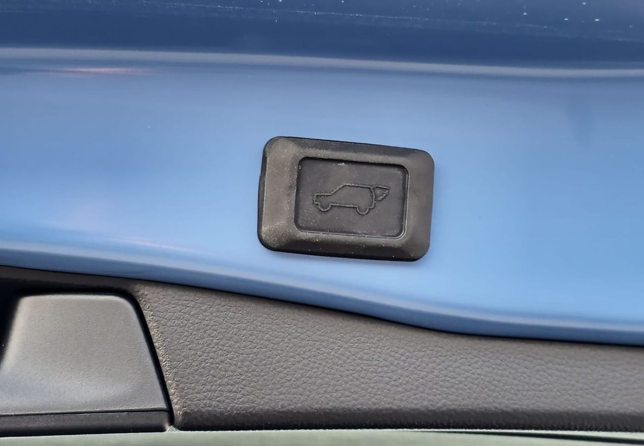 Toyota RAV4 TOYOTA RAV4 PETROL 2.5L ADVENTURE PACKAGE - 2025 - BLUE - GCC SPECS