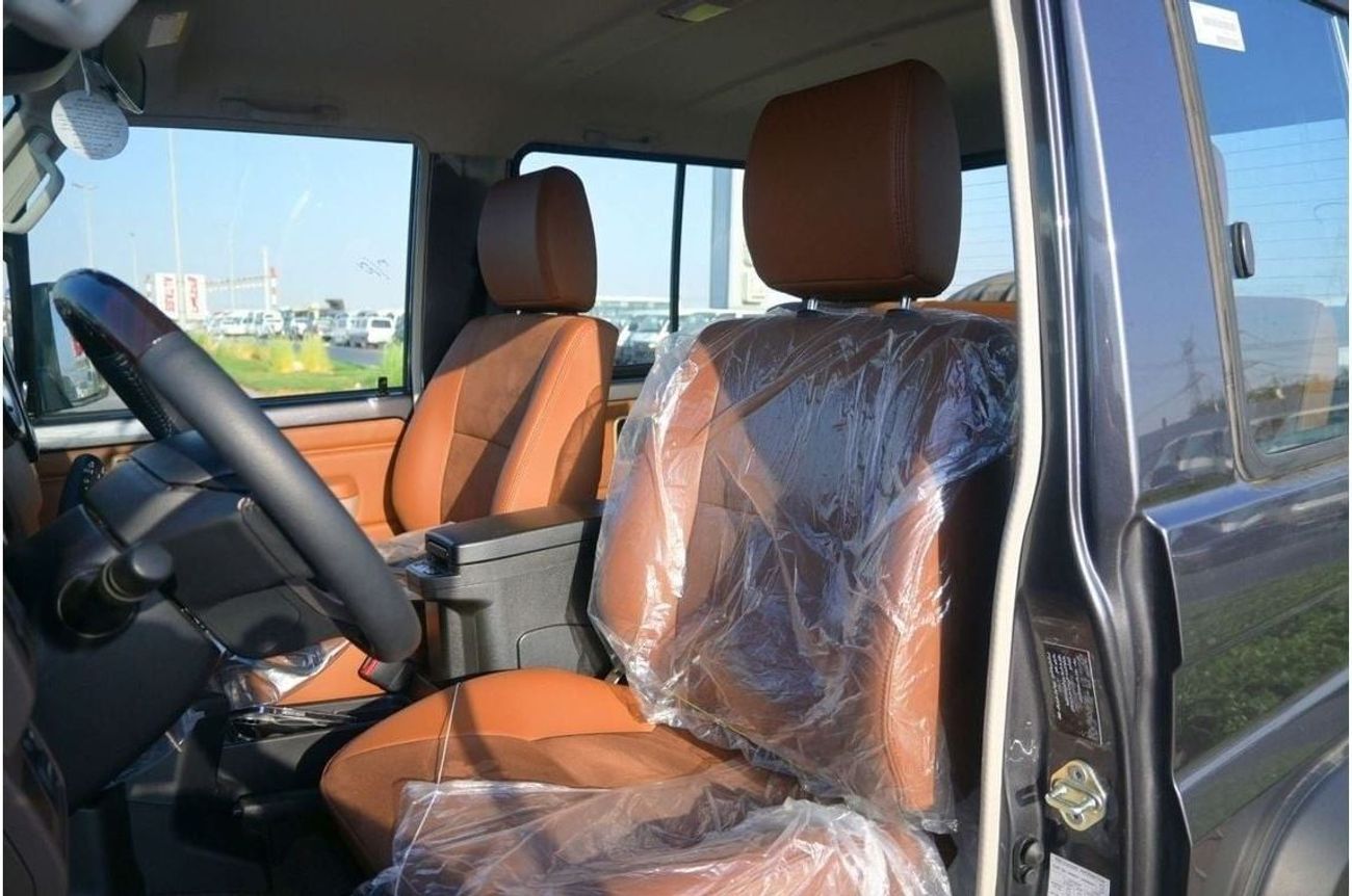 Toyota Land Cruiser 70 Toyota Land Cruiser Hard Top LC71 SHORT CHASE 4.0L Petrol AT