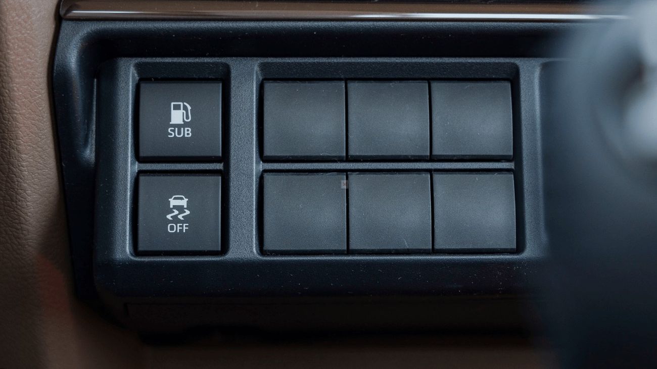 Toyota Land Cruiser Pick Up ECTCGA002 – 2025 Toyota LC79 Single Cab Pick Up - 4.0L Petrol Manual - Beige with Beige Interior