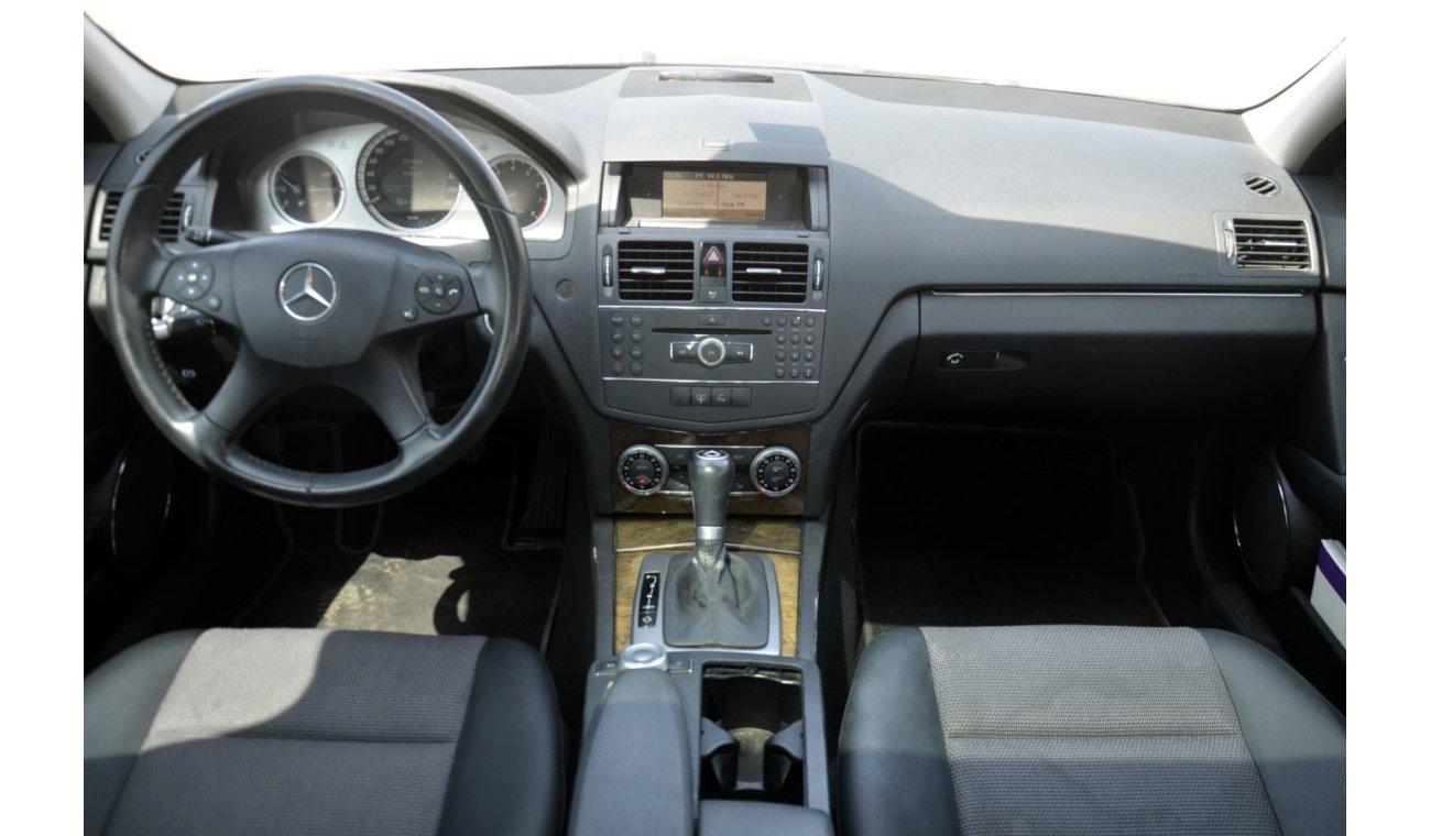 Mercedes-Benz C 230 V6 Full Option in Excellent Condition