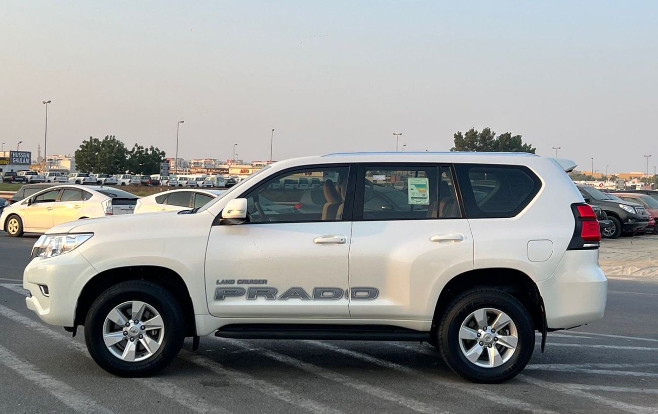 تويوتا برادو 2023 Toyota Prado TX 2.7L V4- AWD 4x4 - Full Screen - 3 key - No Accident - 7 Seater