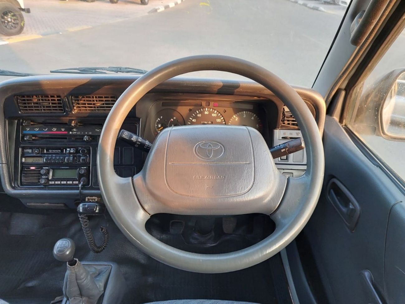 تويوتا هاياس TOYOTA HIACE COMMUTER VAN RHD 2004 MODEL 3.0 L DIESEL MANUAL(PM20757)