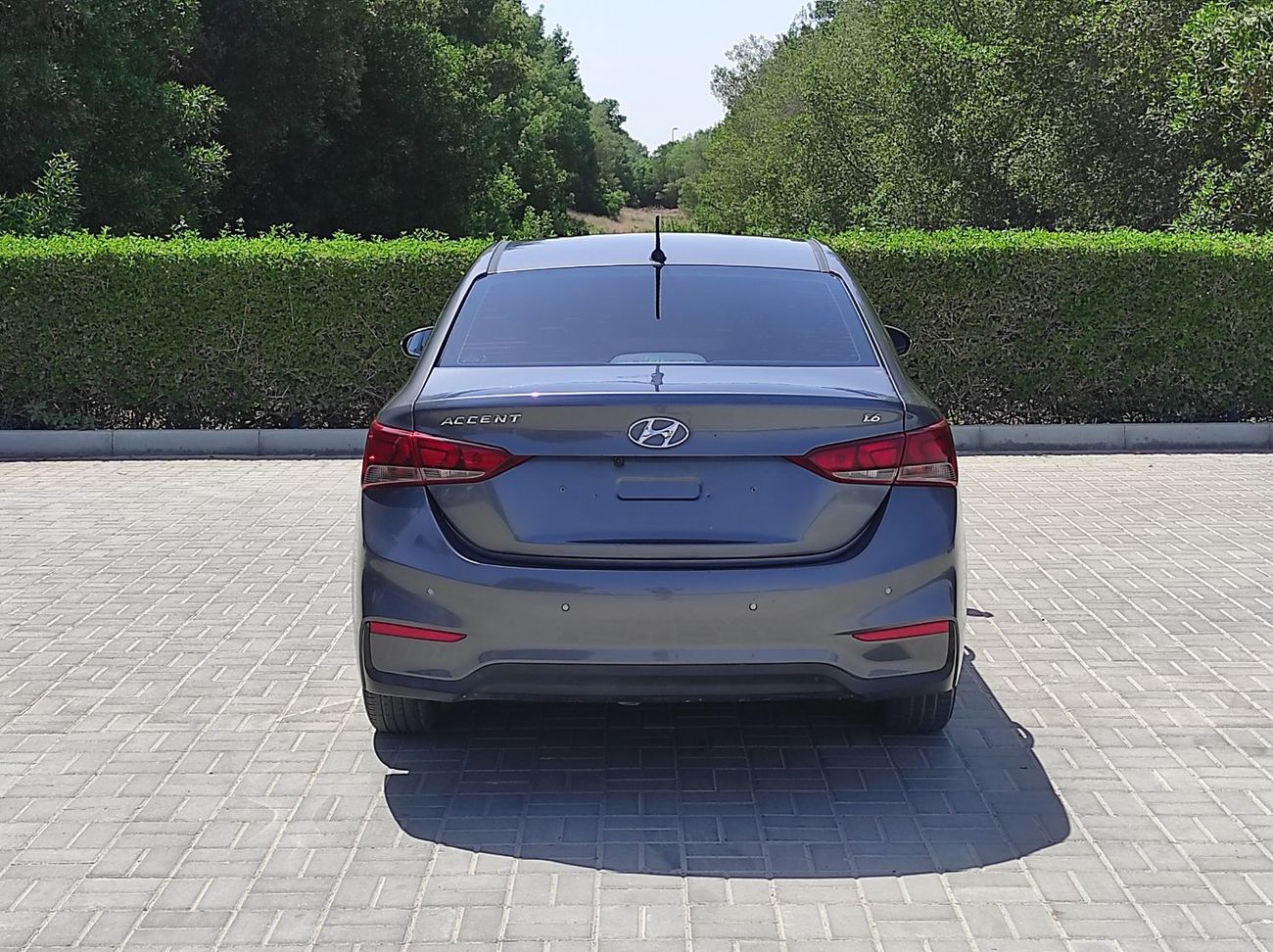 Hyundai Accent GL 1.6L (138 HP) Sedan Hyundai Accent 2019 Gcc V4 1.6 full automatic