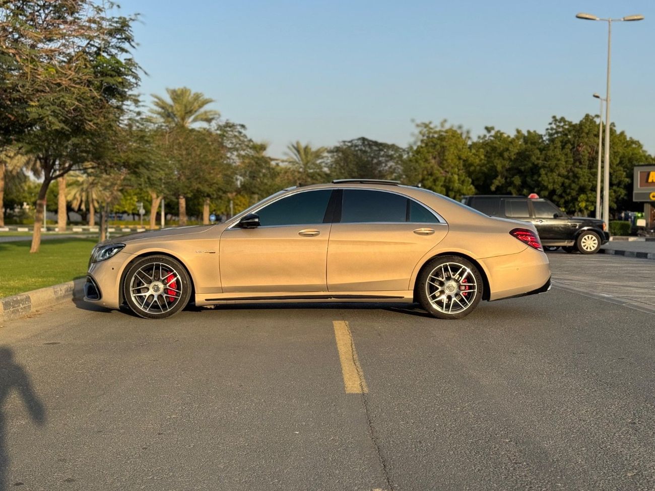 Mercedes-Benz S 550 MERCEDES S550 MODEL 2015 5 BUTTON FULL OPTION