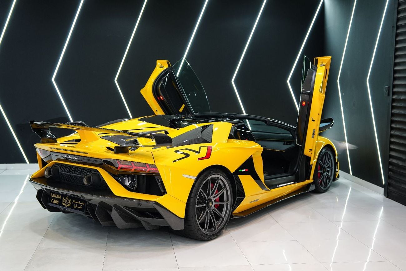 Lamborghini Aventador Roadster SVJ, 1 of 800, Full Carbon Fiber Package, Very Low KM!!