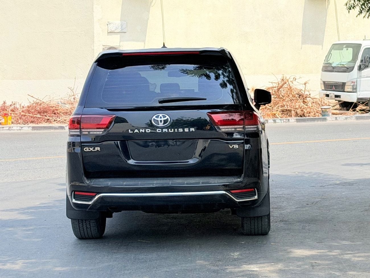 تويوتا لاند كروزر Toyota landcuriser GXR V8 2016 sunroof facelifted 2025 petrol 2016 V8 sunroof 4.6 petrol