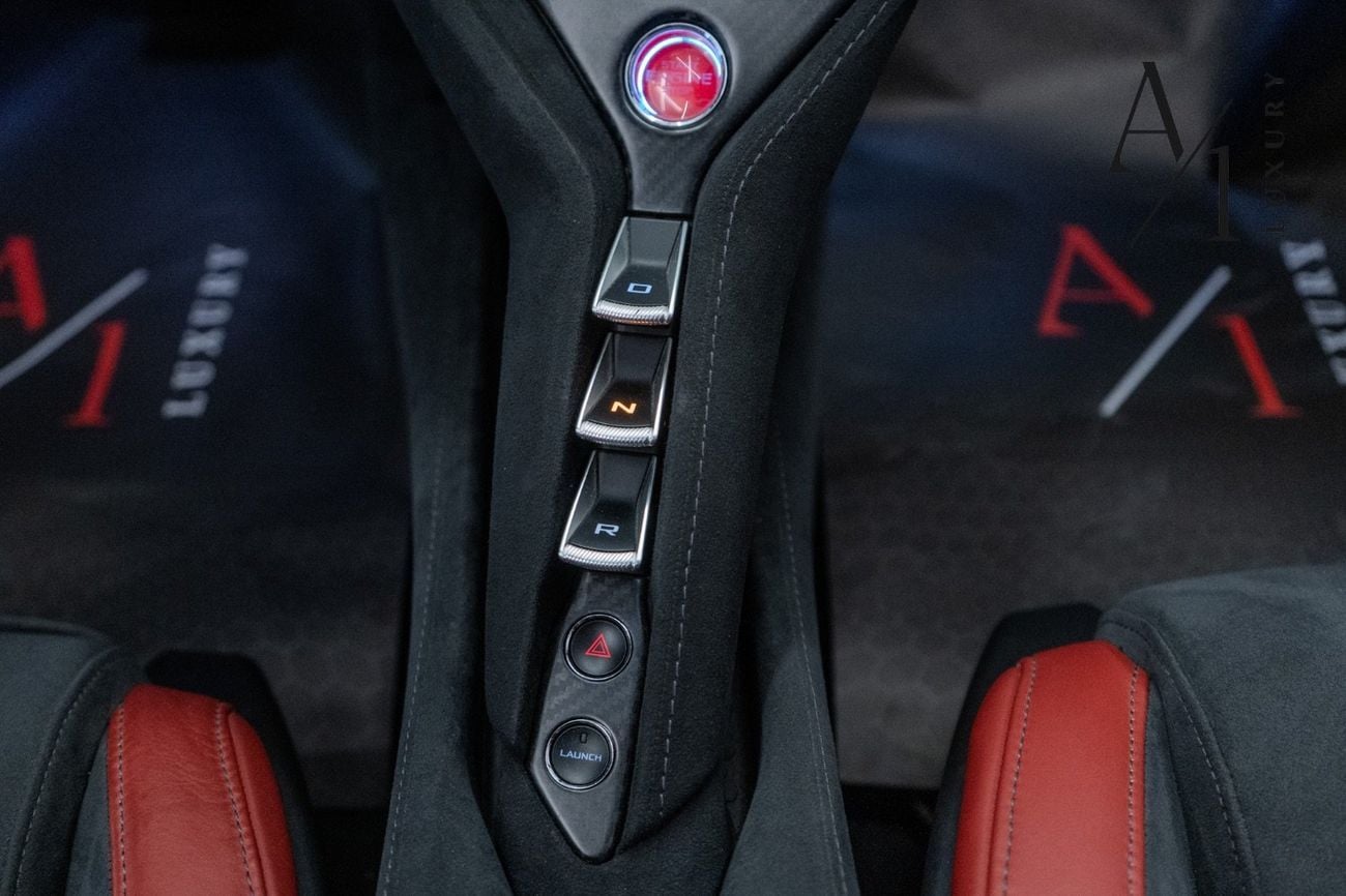 مكلارين 720S PERFORMANCE 2018 McLaren 720S, With Warranty, Carbon Fibre Package, Excellent Condition, GCC Specs