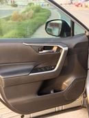 Toyota RAV4 Hybrid XLE 2.5L