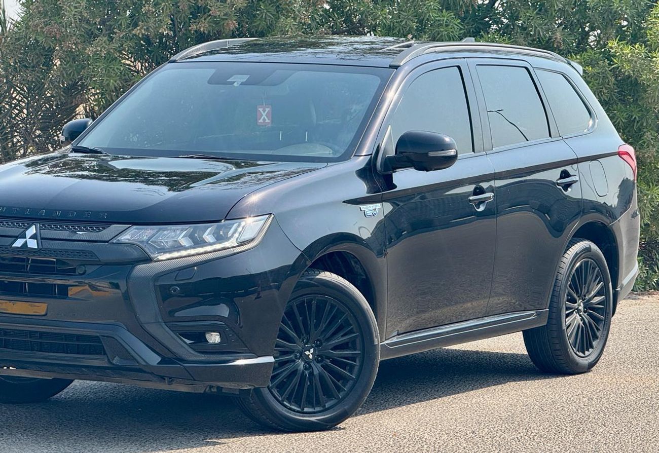 Mitsubishi Outlander GLX Super High 2.4L 980-Monthly l GCC l Hybrid, Sunroof, Leather l Accident Free