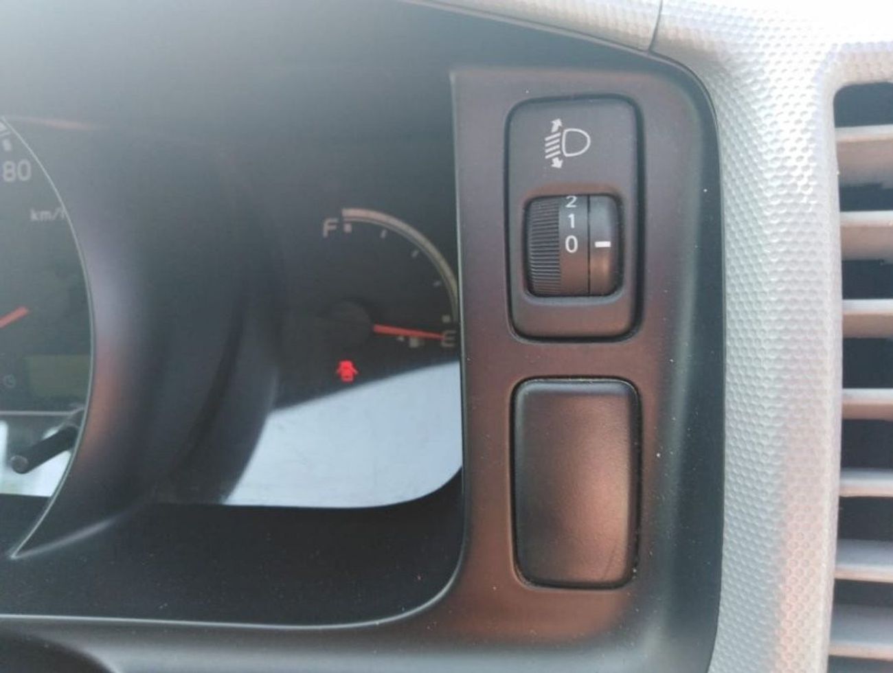 Toyota Hiace TOYOTA HIACE RIGHT HAND DRIVE (PM1106)