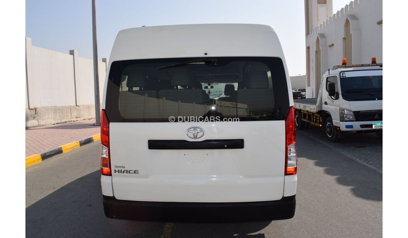 Toyota Hiace GLS - High Roof Toyota Hiace Highroof Bus 6 cylinder, Model:2019. Only done 62000 km
