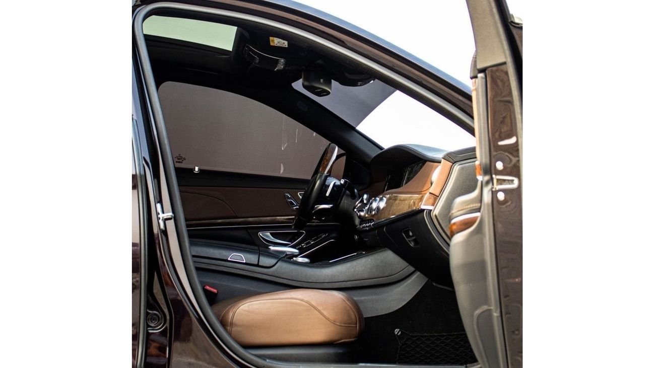 مرسيدس بنز S 500 2016 مرسيدس بنز S 500 AMG (W222)، 4dr سيدان، 4.7L 8cyl بنزين، أوتوماتيكي، دفع خلفي