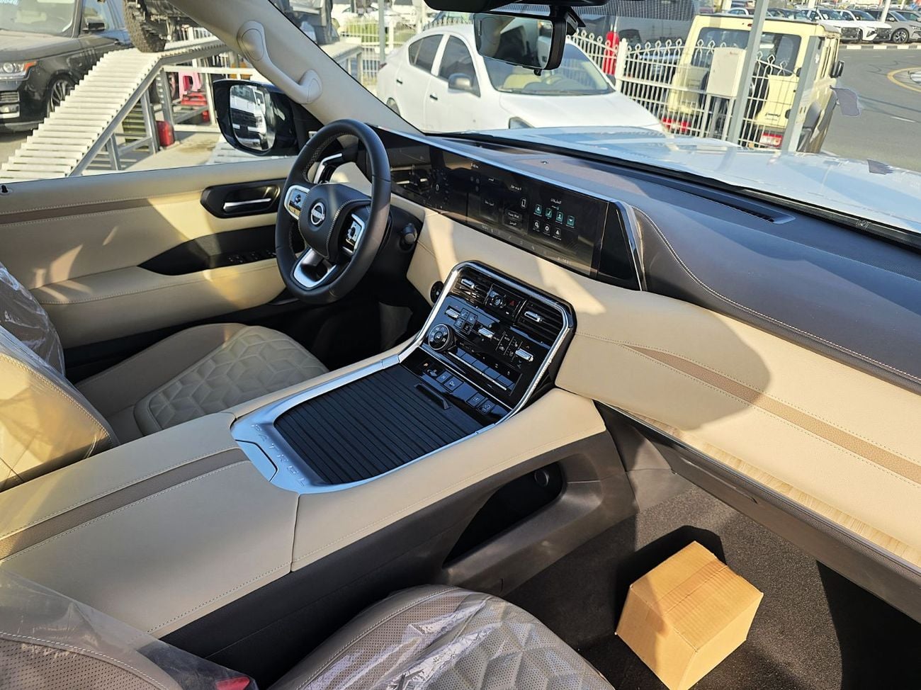 Nissan Patrol LE PLATINUM CITY Nissan patrol platinum full option 3.5l T A/T V6  4WD Gcc black color inside beige