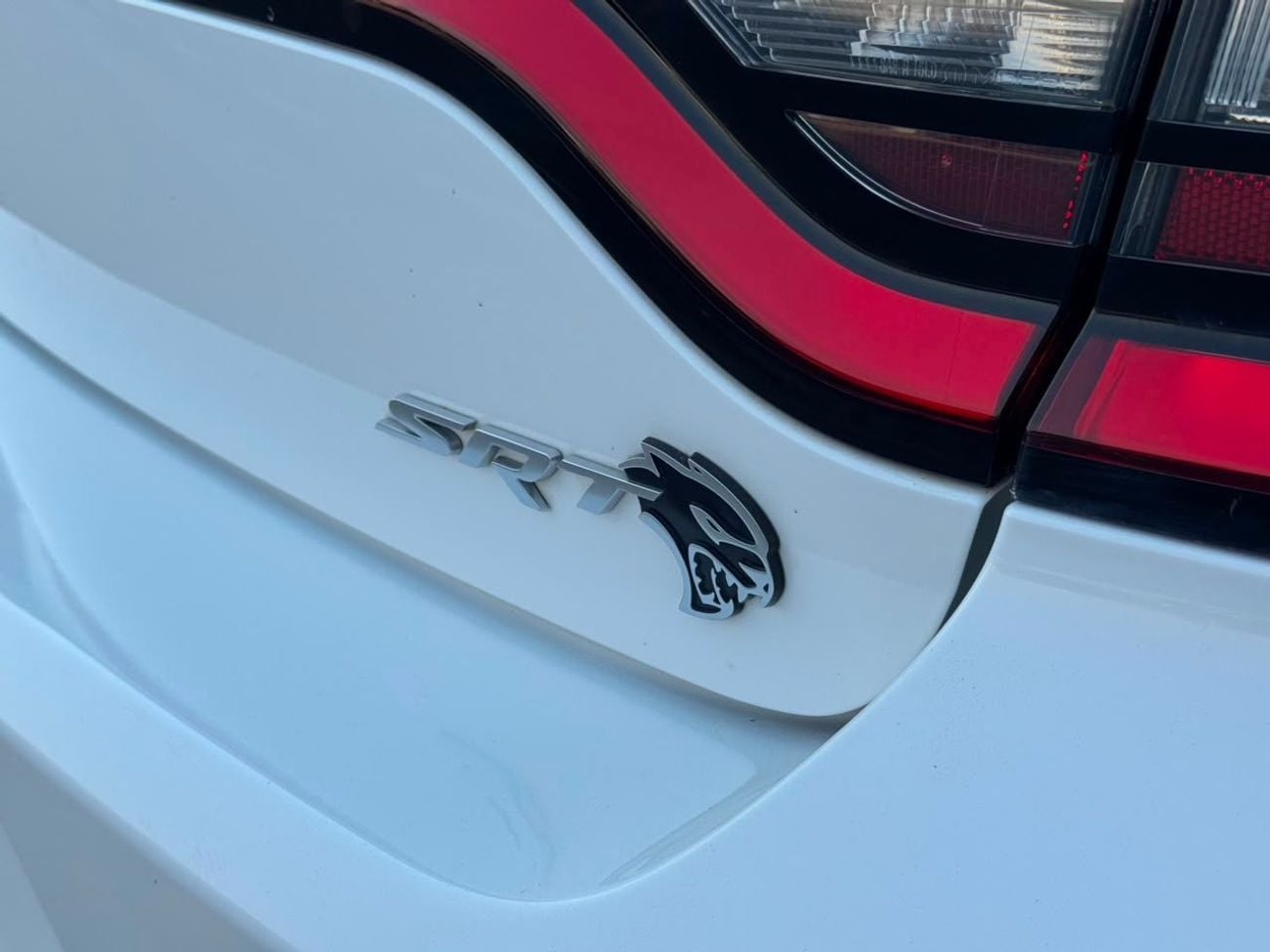 Dodge Charger HELLCAT 707HP / 6.2L V8 / LOW MILEAGE / SUNROOF / LEATHER SEATS / BLIND SPOTS / REMOTE START