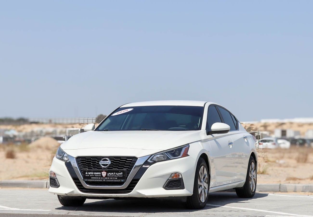 Nissan Altima 2.5 S Nissan Altima 2.5L 2020 original paint GCC  accident-free in excellent condition 888 P.M