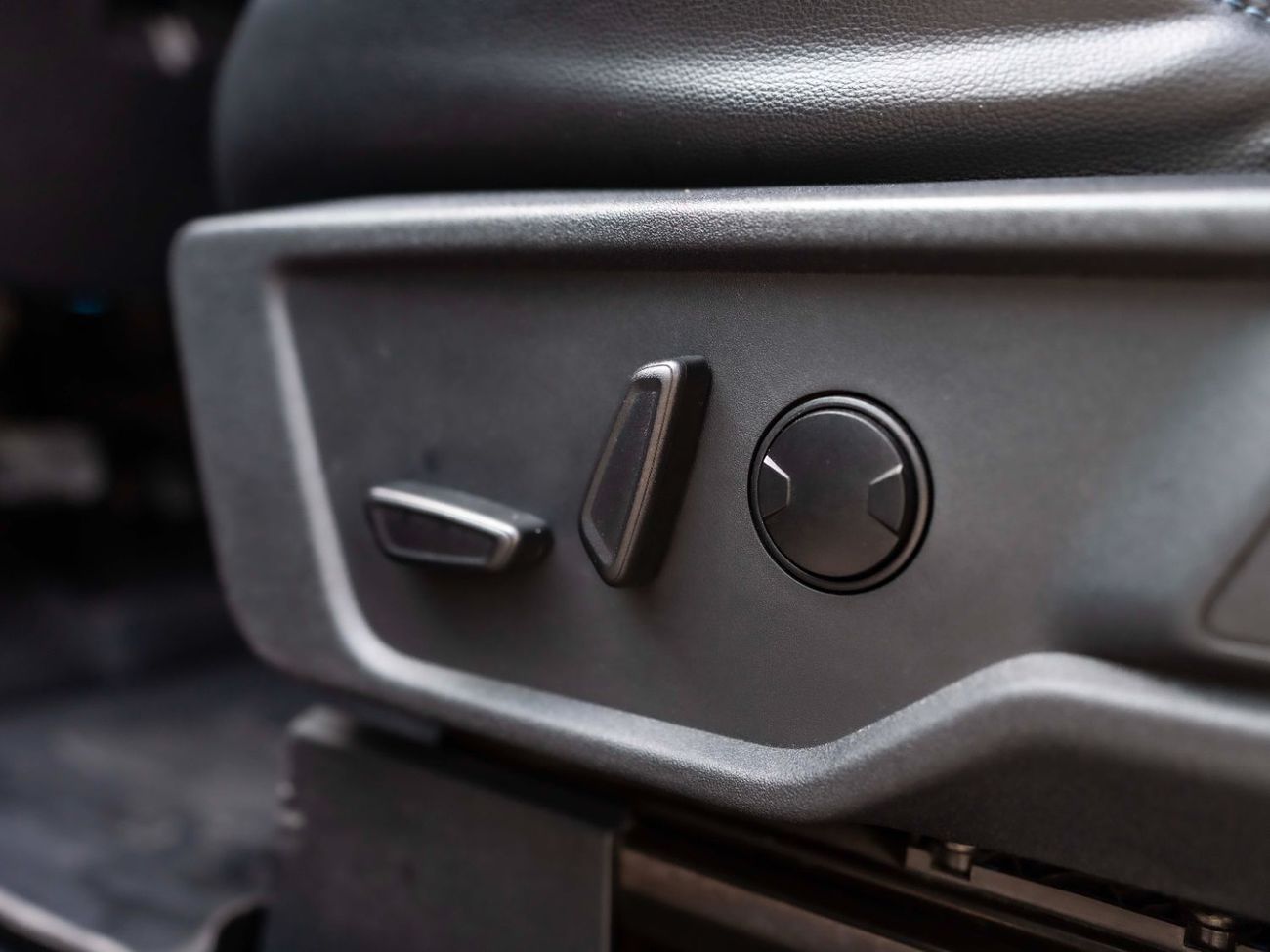 فورد برونكو Wildtrak 2.7L (5 Seater)