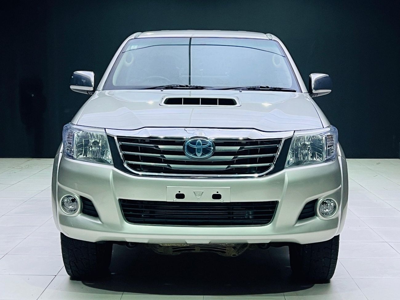 Toyota Hilux Toyota Hilux year 2006 automatic gear diesel engine 4x4