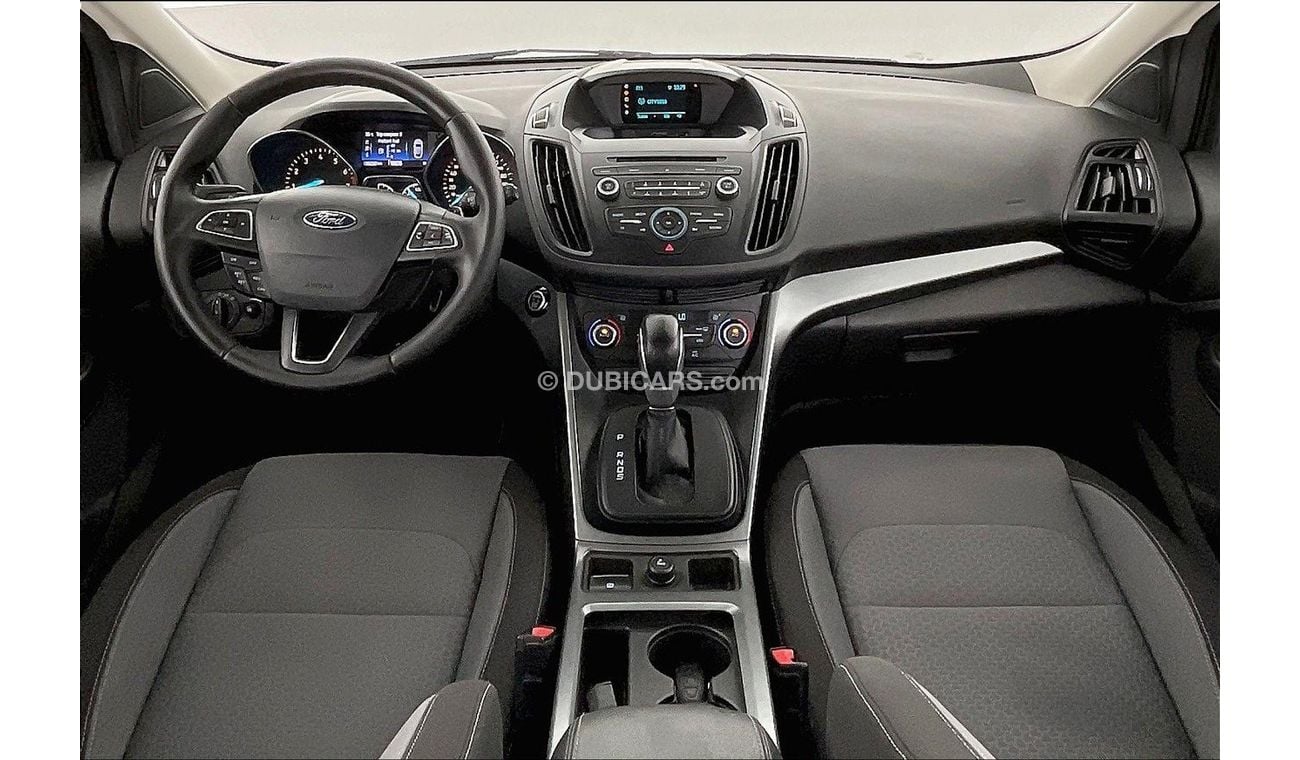 Used Ford Escape S 2017 for sale in Dubai - 645784