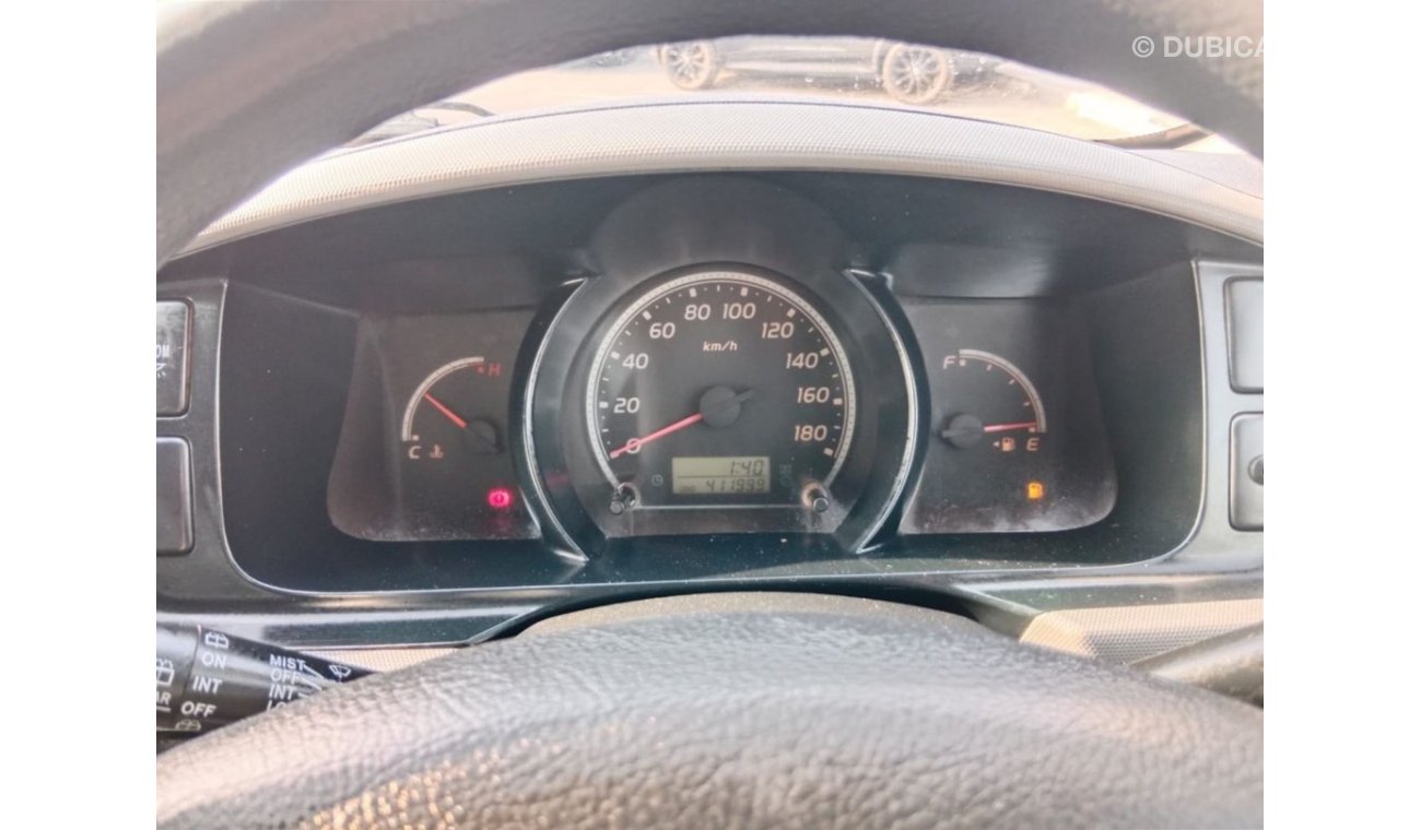 Toyota Hiace TOYOTA HIACE COMMUTER VAN RIGHT HAND DRIVE (PM1615)